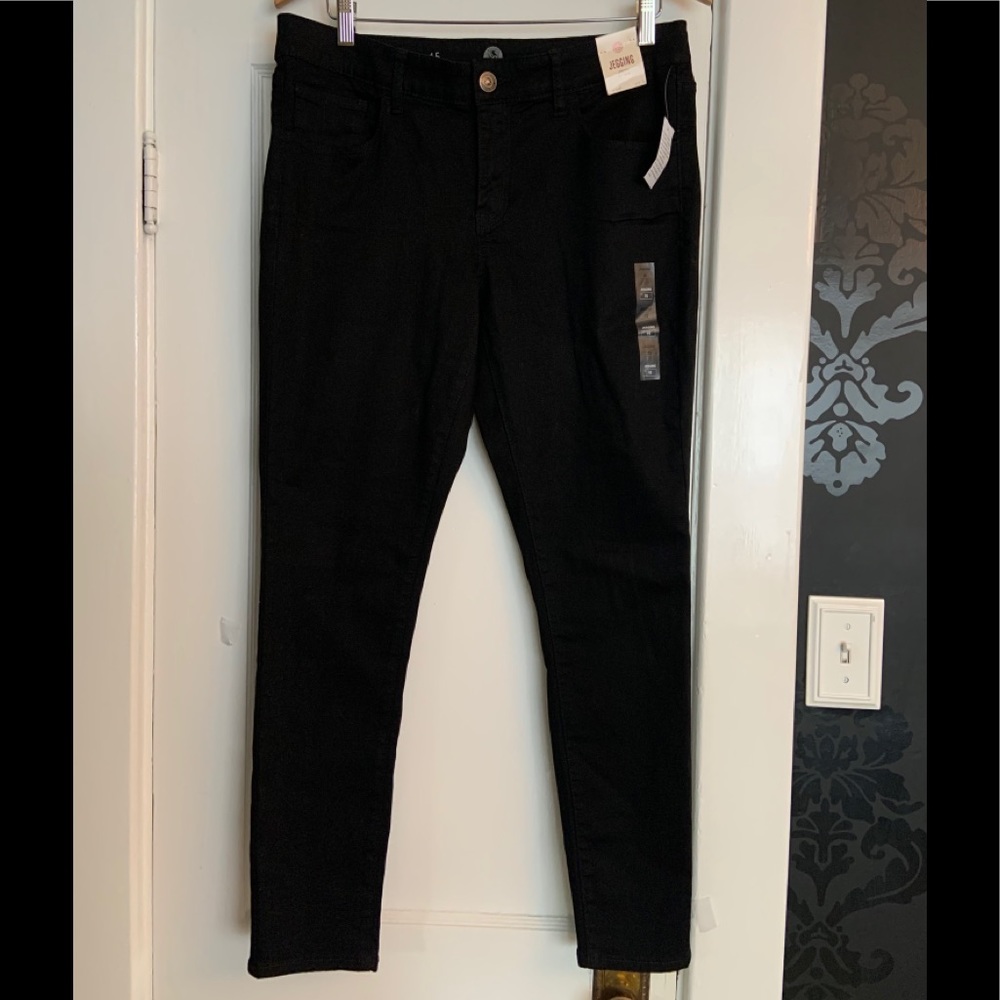 Black low rise jegging